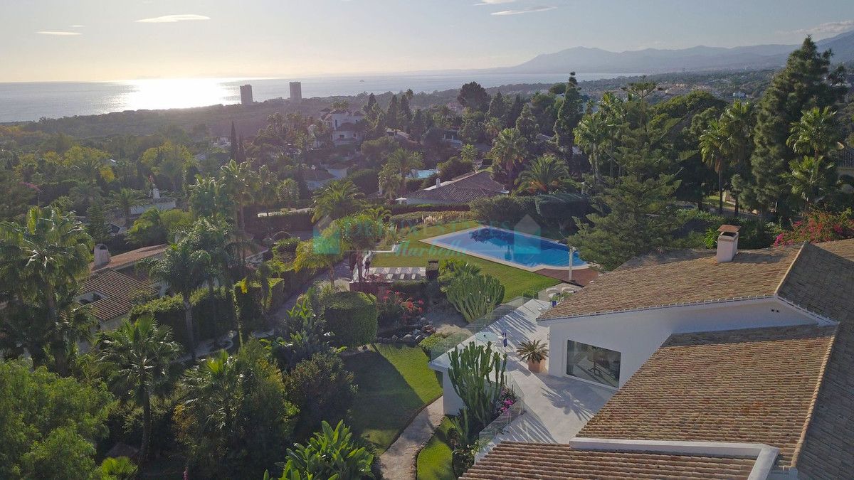 Villa for sale in Hacienda las Chapas, Marbella East