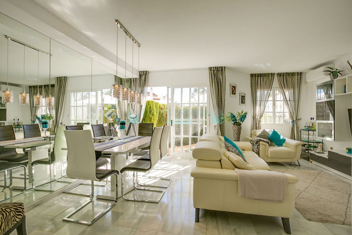 Adosado en venta en Bel Air, Estepona
