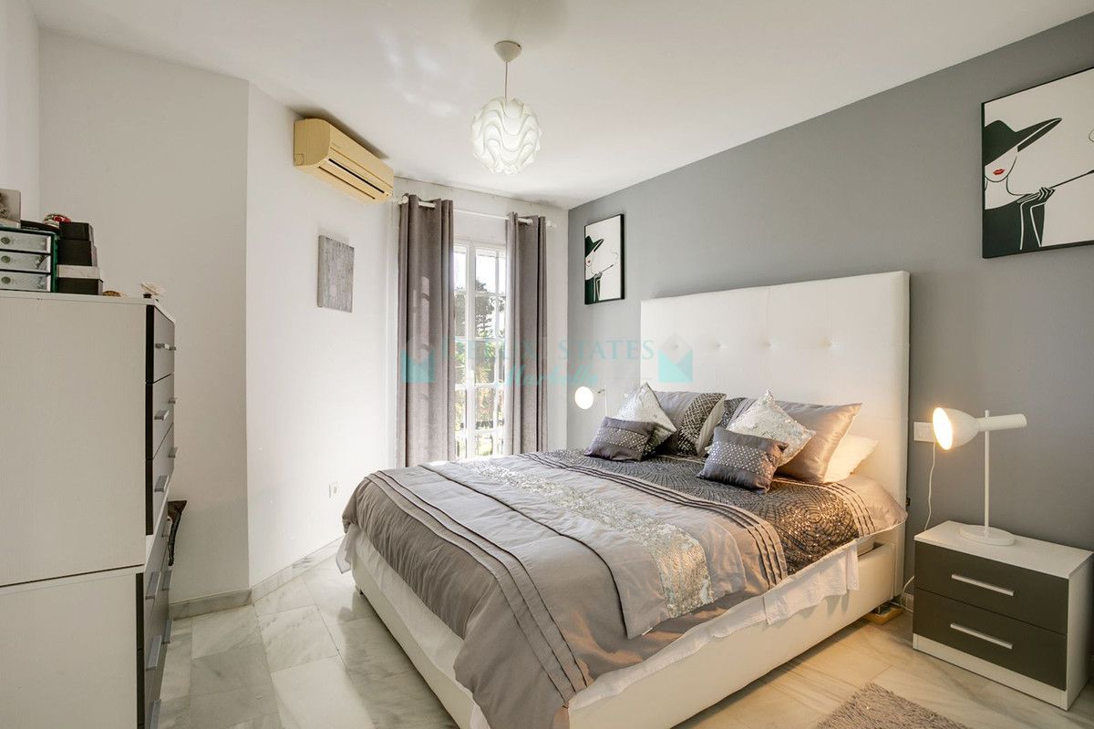 Adosado en venta en Bel Air, Estepona