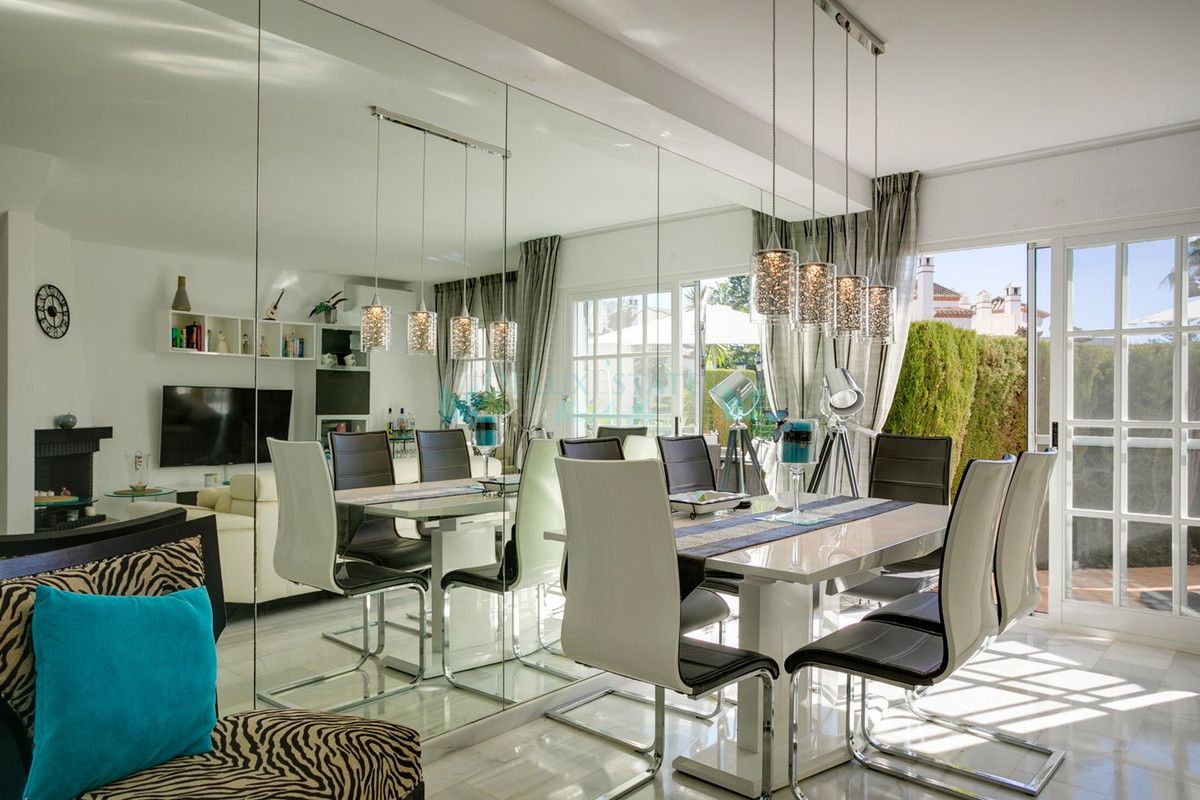 Adosado en venta en Bel Air, Estepona