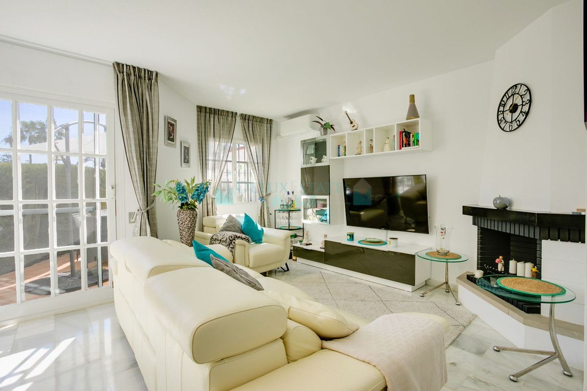 Adosado en venta en Bel Air, Estepona
