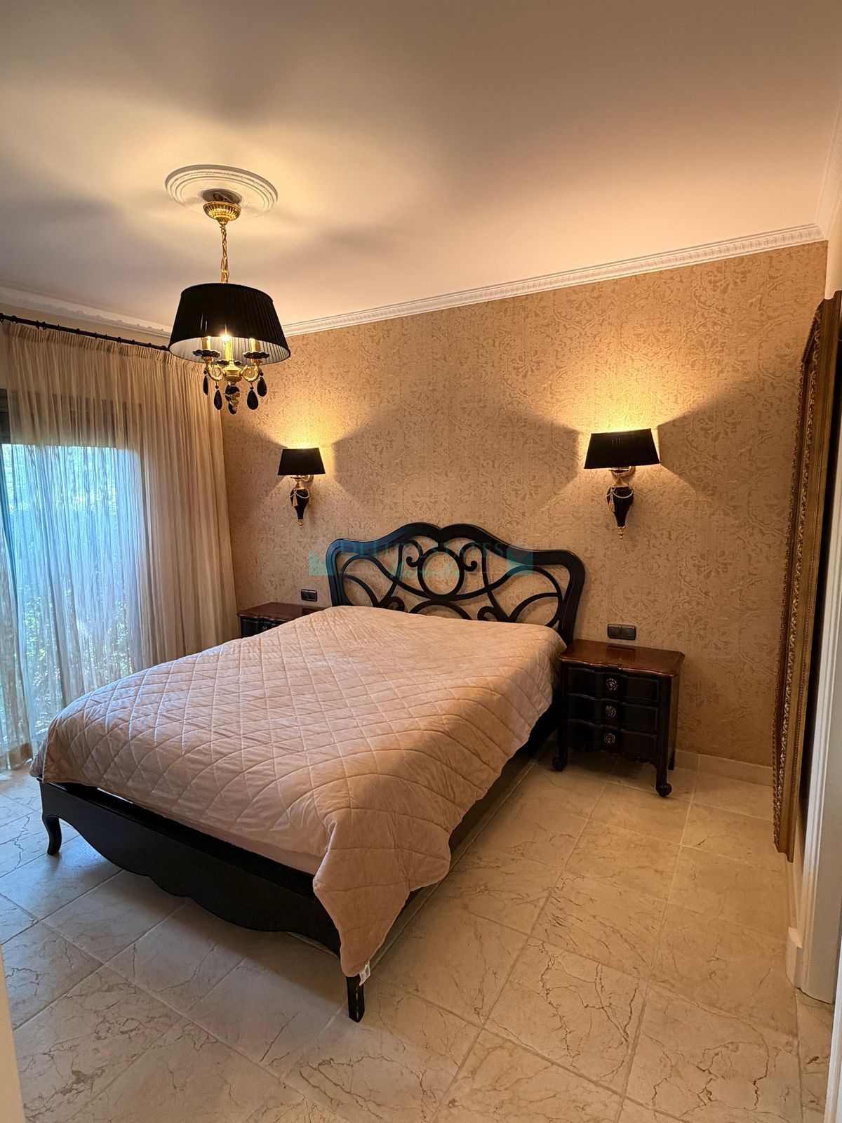 Ground Floor Apartment for sale in Estepona