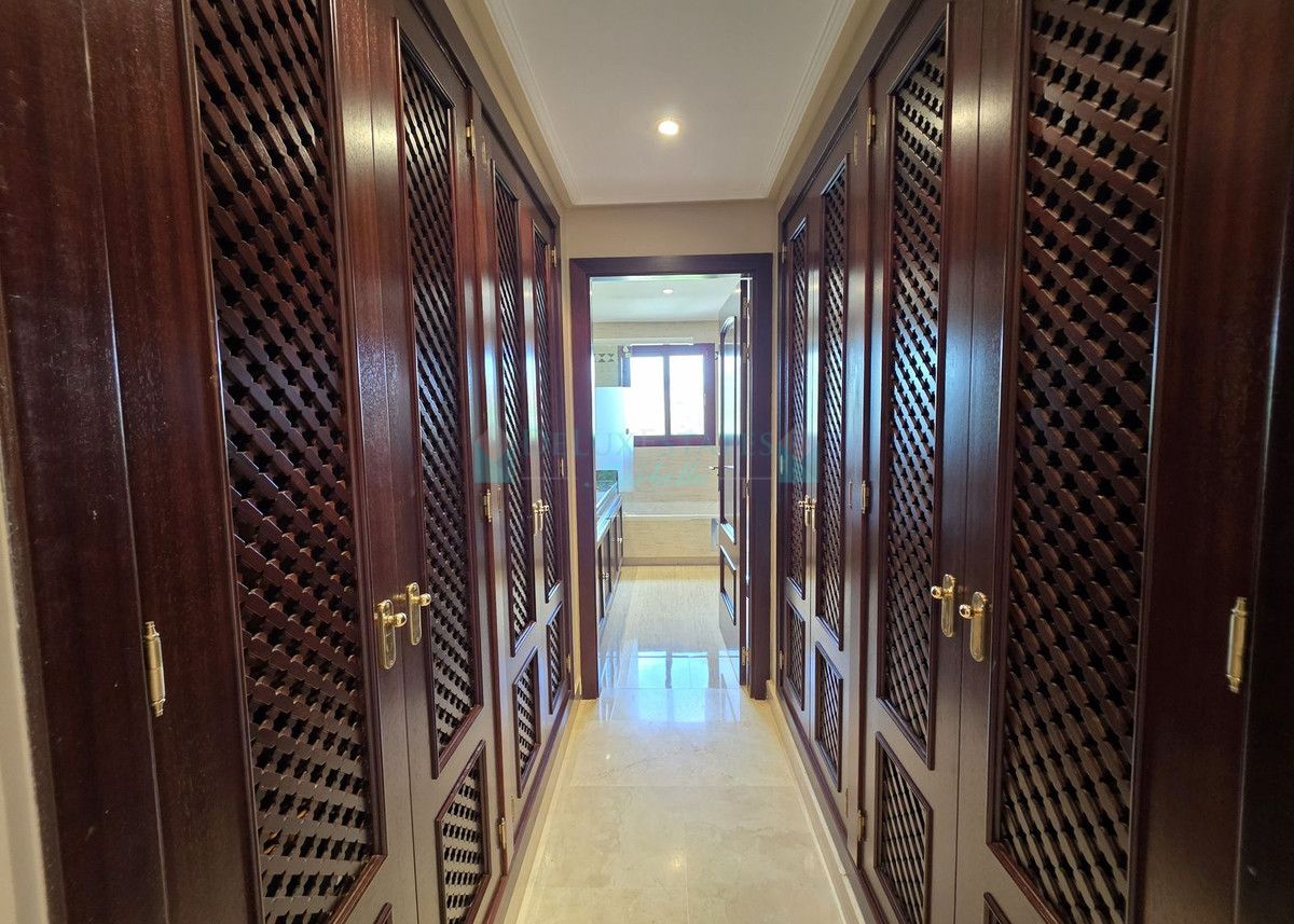 Apartamento Planta Baja en venta en La Mairena, Marbella Este