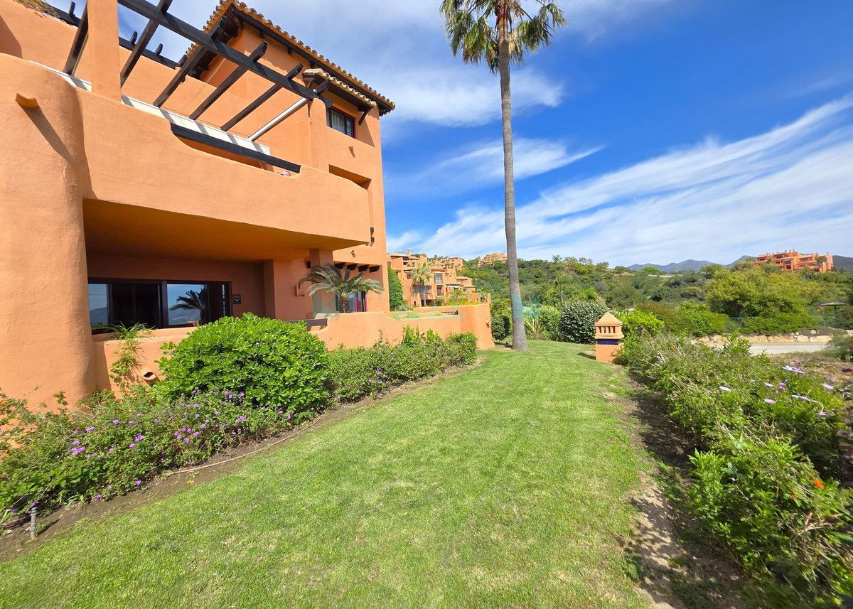 Apartamento Planta Baja en venta en La Mairena, Marbella Este