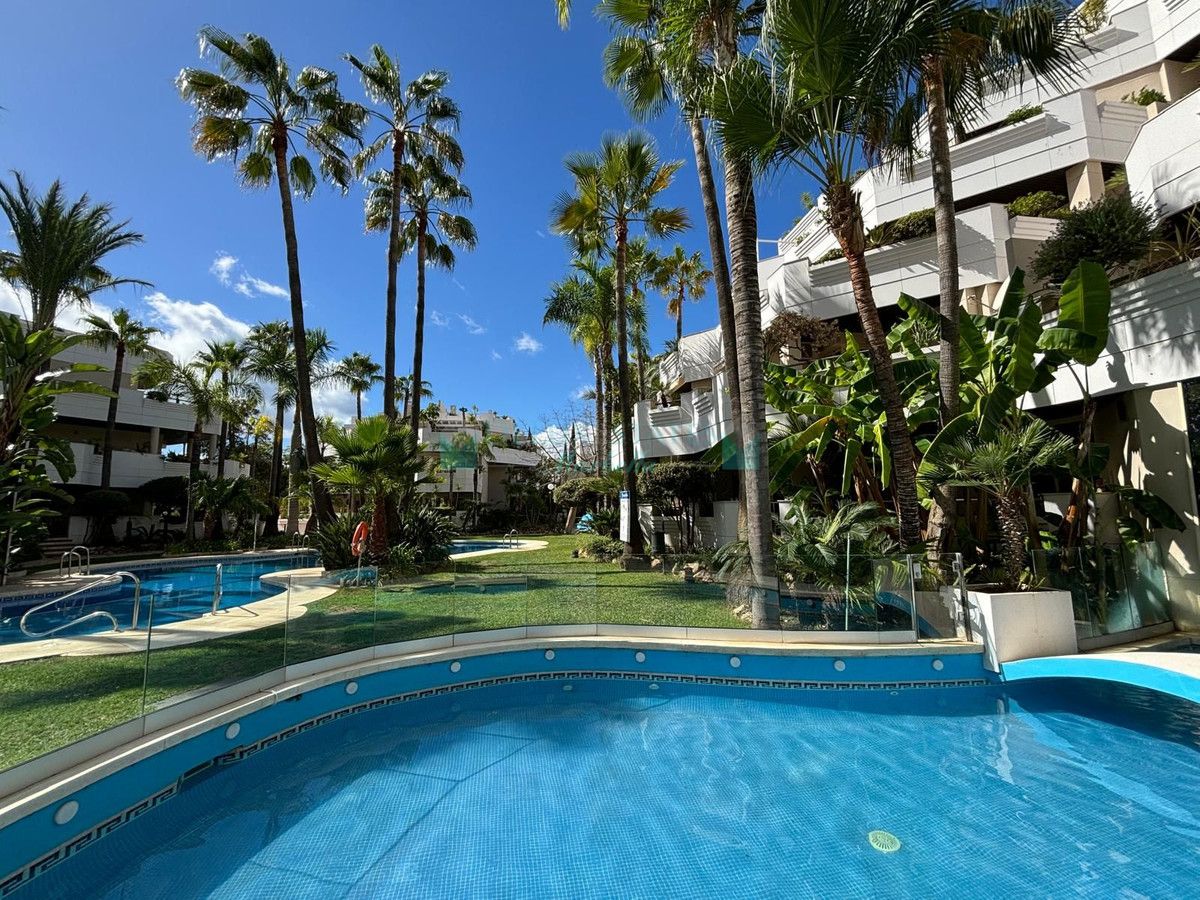 Ground Floor Apartment for sale in Aloha, Nueva Andalucia