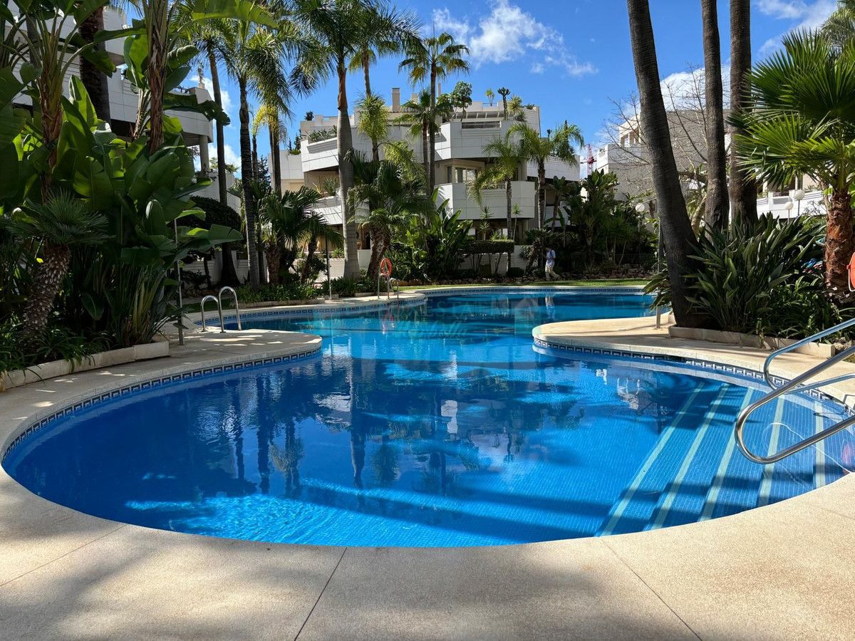Ground Floor Apartment for sale in Aloha, Nueva Andalucia