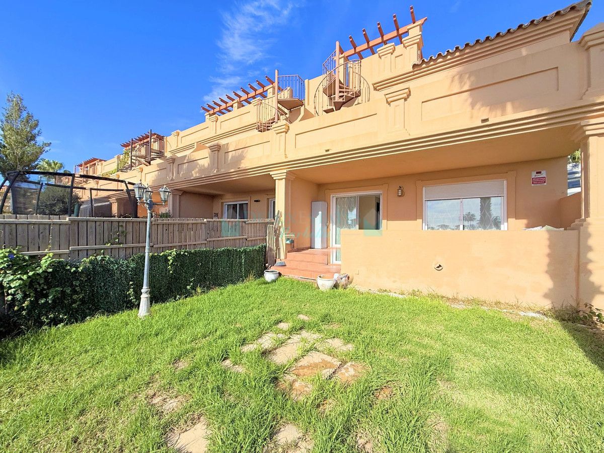 Town House for sale in Estepona