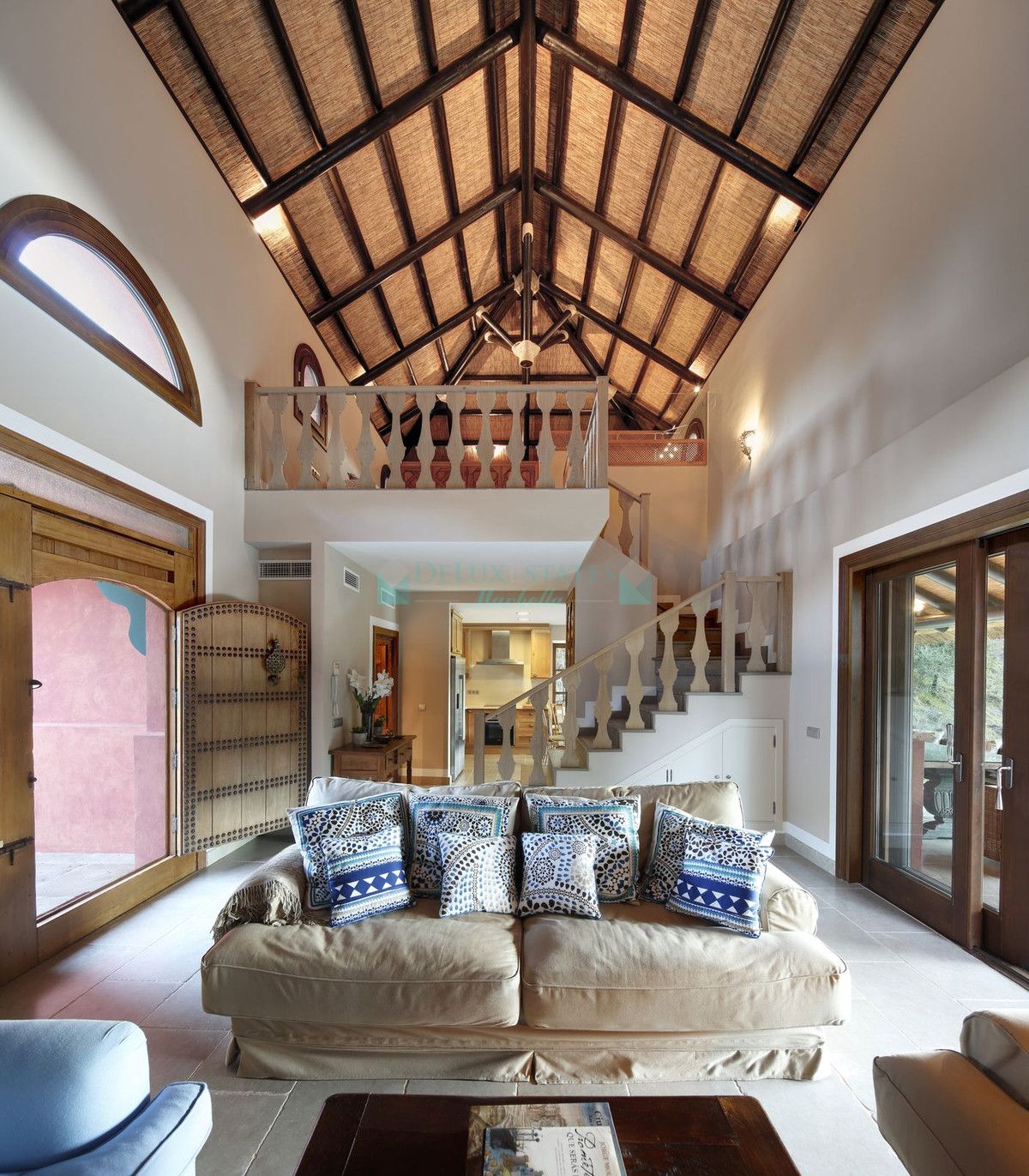 Villa for sale in Benahavis