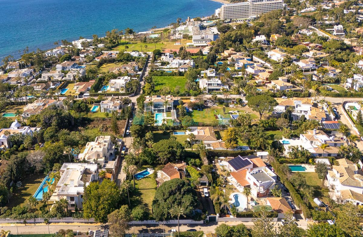 Villa for sale in Guadalmina Baja, San Pedro de Alcantara