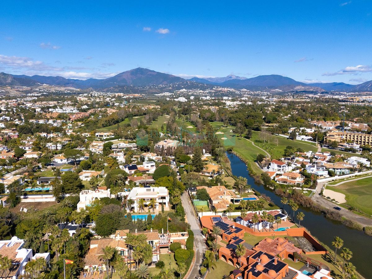 Villa for sale in Guadalmina Baja, San Pedro de Alcantara