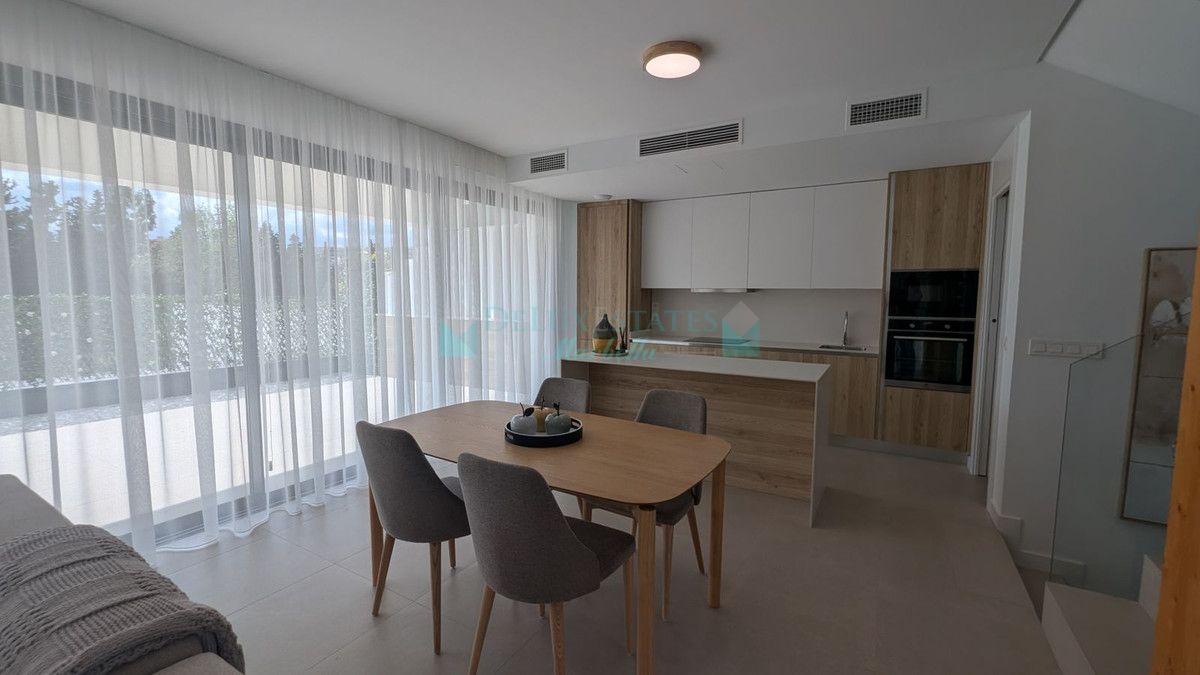Town House for sale in Atalaya, Estepona
