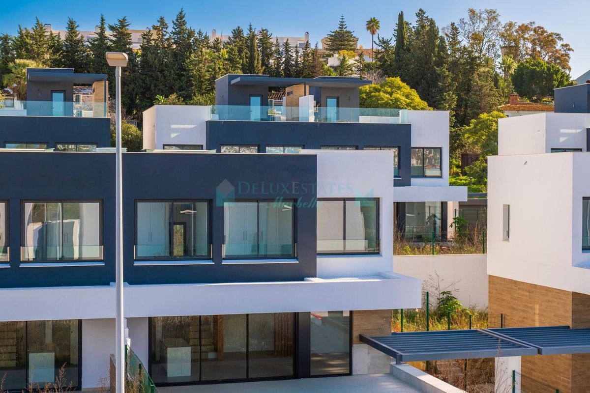 Town House for sale in Atalaya, Estepona