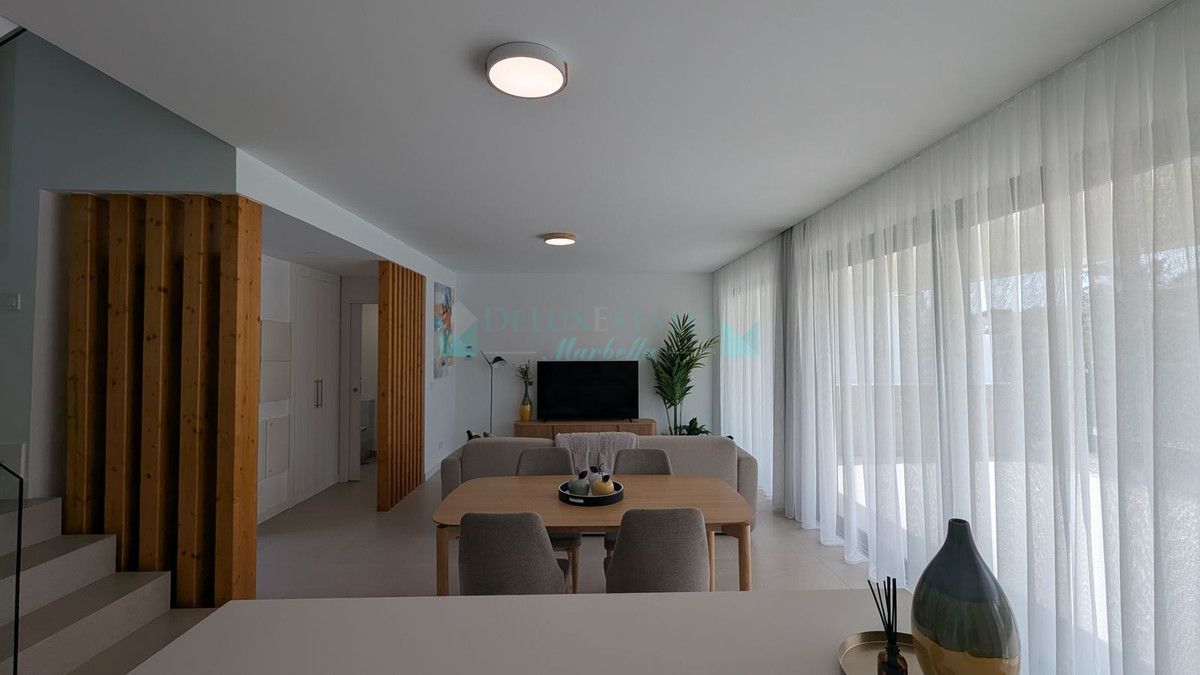 Town House for sale in Atalaya, Estepona
