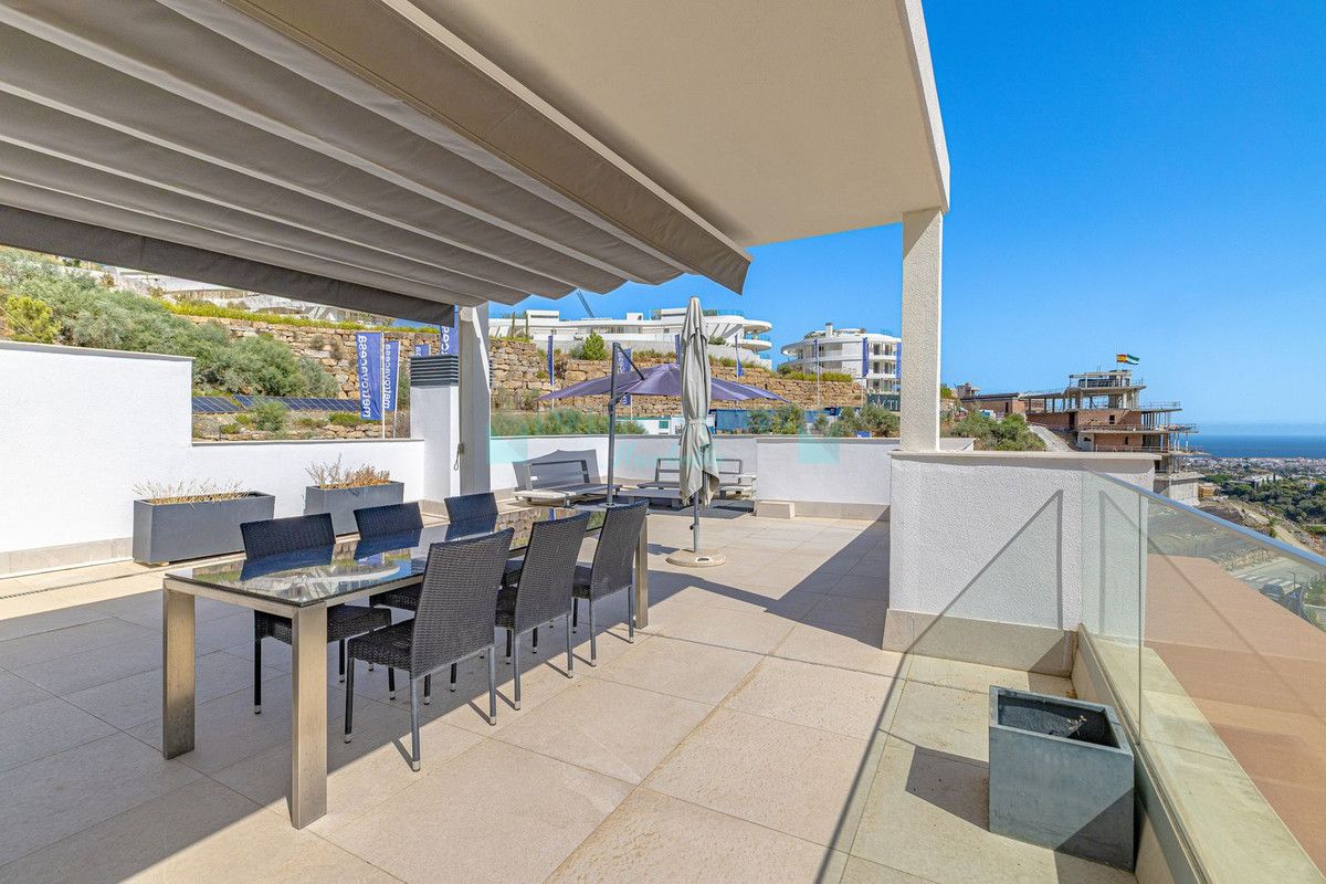 Penthouse for sale in La Quinta, Benahavis