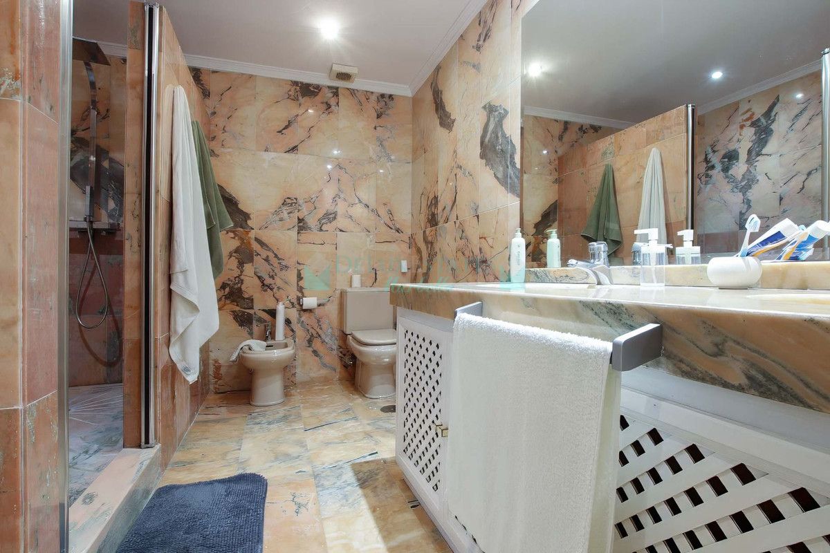 Ground Floor Apartment for sale in Nueva Andalucia