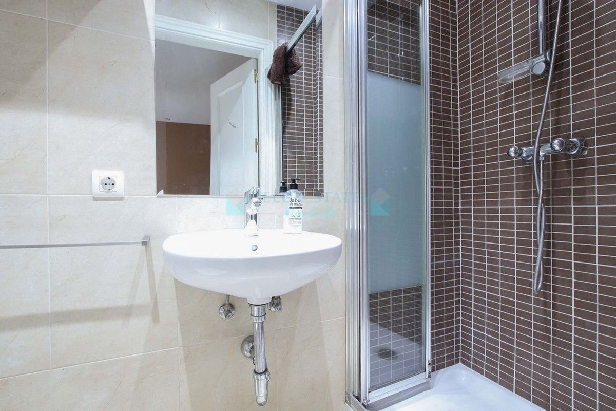 Ground Floor Apartment for sale in Nueva Andalucia