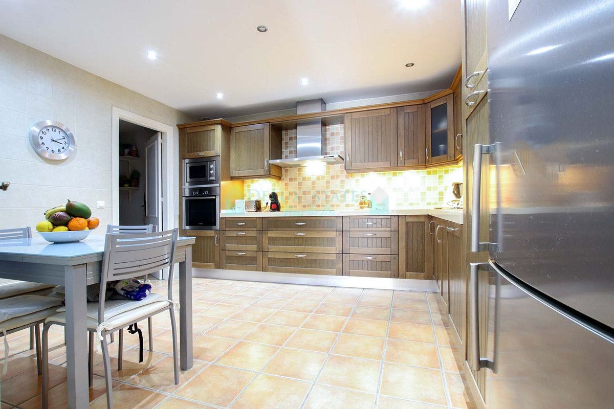 Ground Floor Apartment for sale in Nueva Andalucia