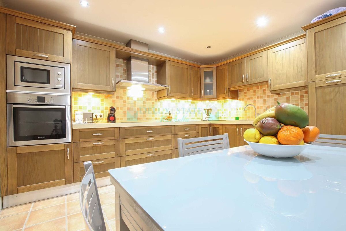 Ground Floor Apartment for sale in Nueva Andalucia