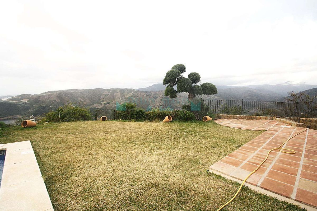 Villa for sale in Istan