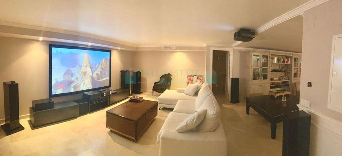 Villa Pareada en venta en Costalita, Estepona