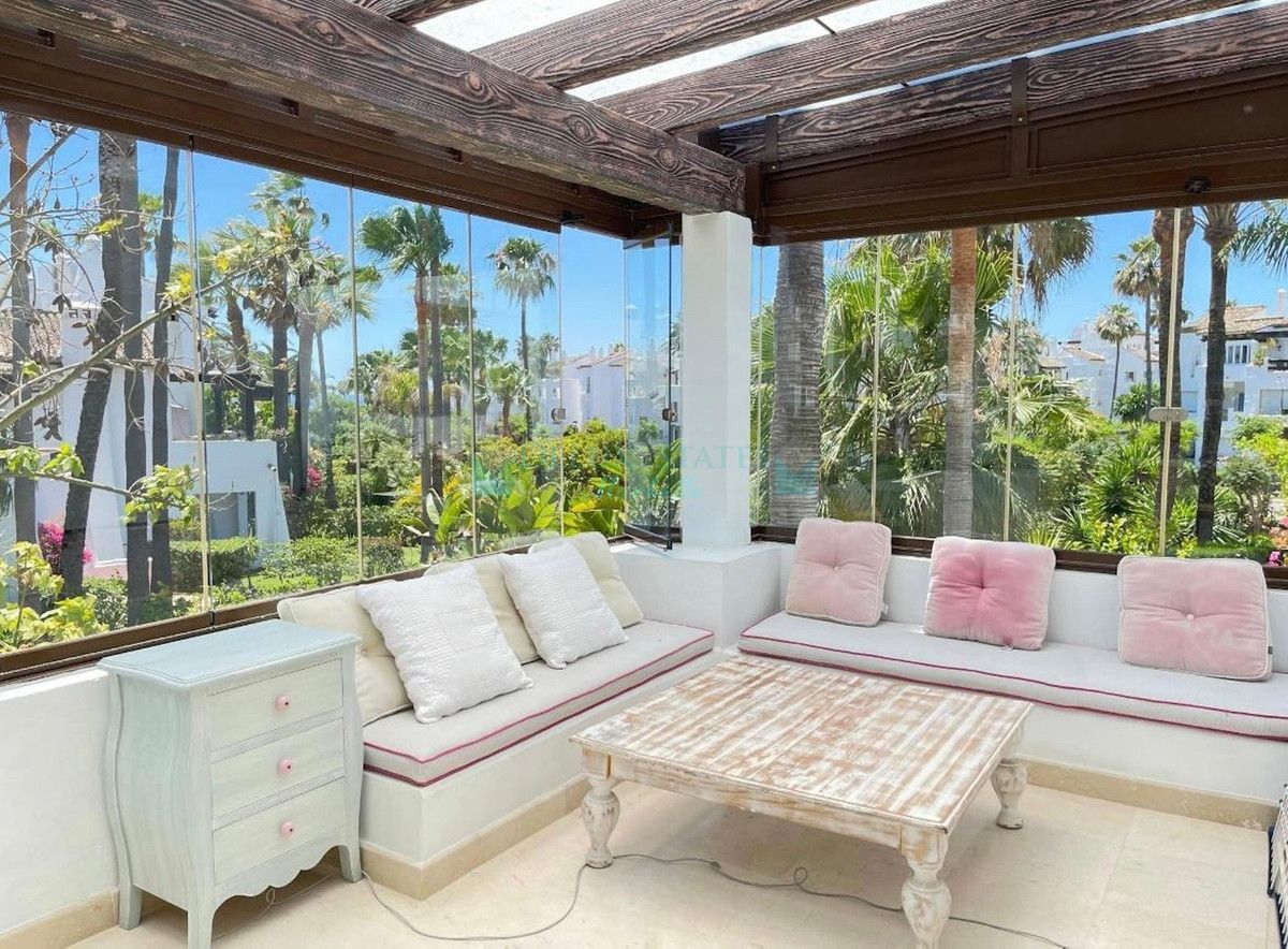 Villa Pareada en venta en Costalita, Estepona