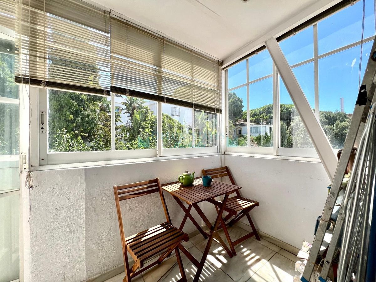 Penthouse for sale in Elviria, Marbella East