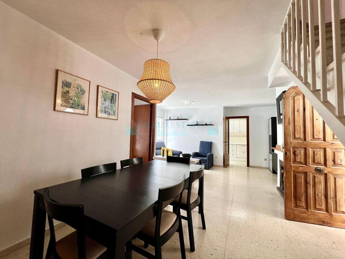 Penthouse for sale in Elviria, Marbella East