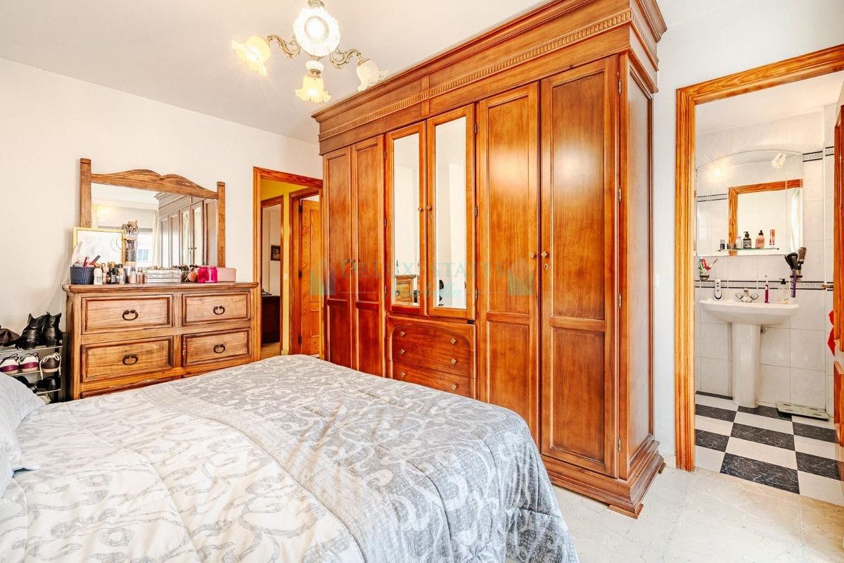 Semi Detached Villa for sale in Estepona