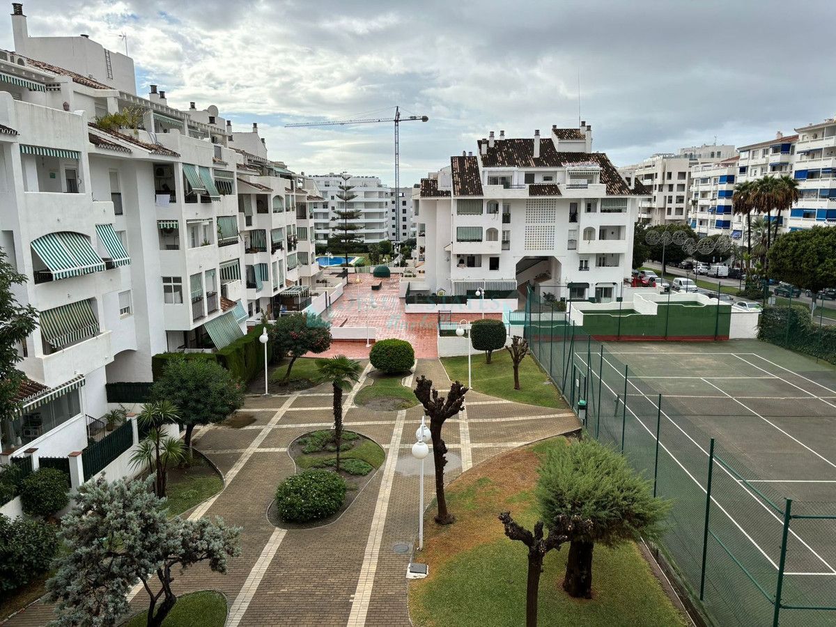 Apartment for sale in Nueva Andalucia