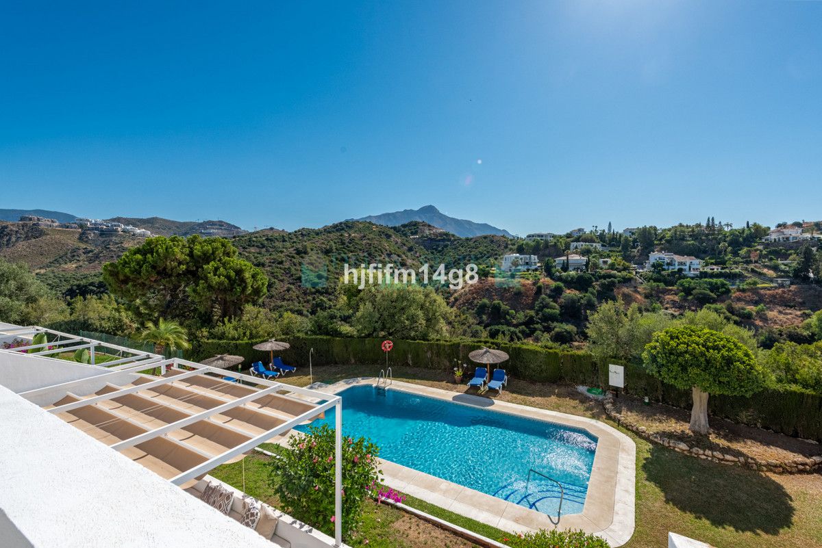 Apartment for sale in La Quinta, Benahavis