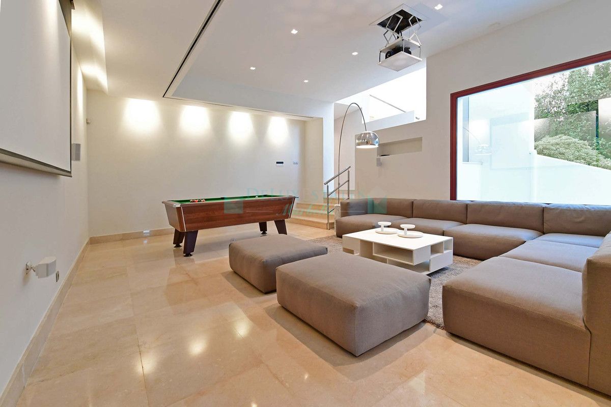 Villa for rent in Nueva Andalucia
