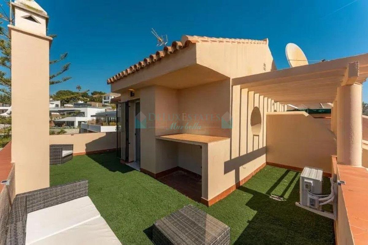 Town House for sale in Cabopino, Marbella East