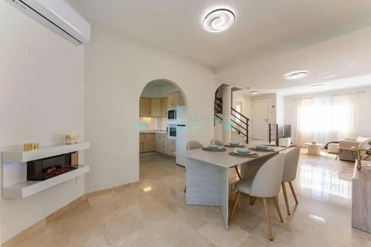 Town House for sale in Cabopino, Marbella East