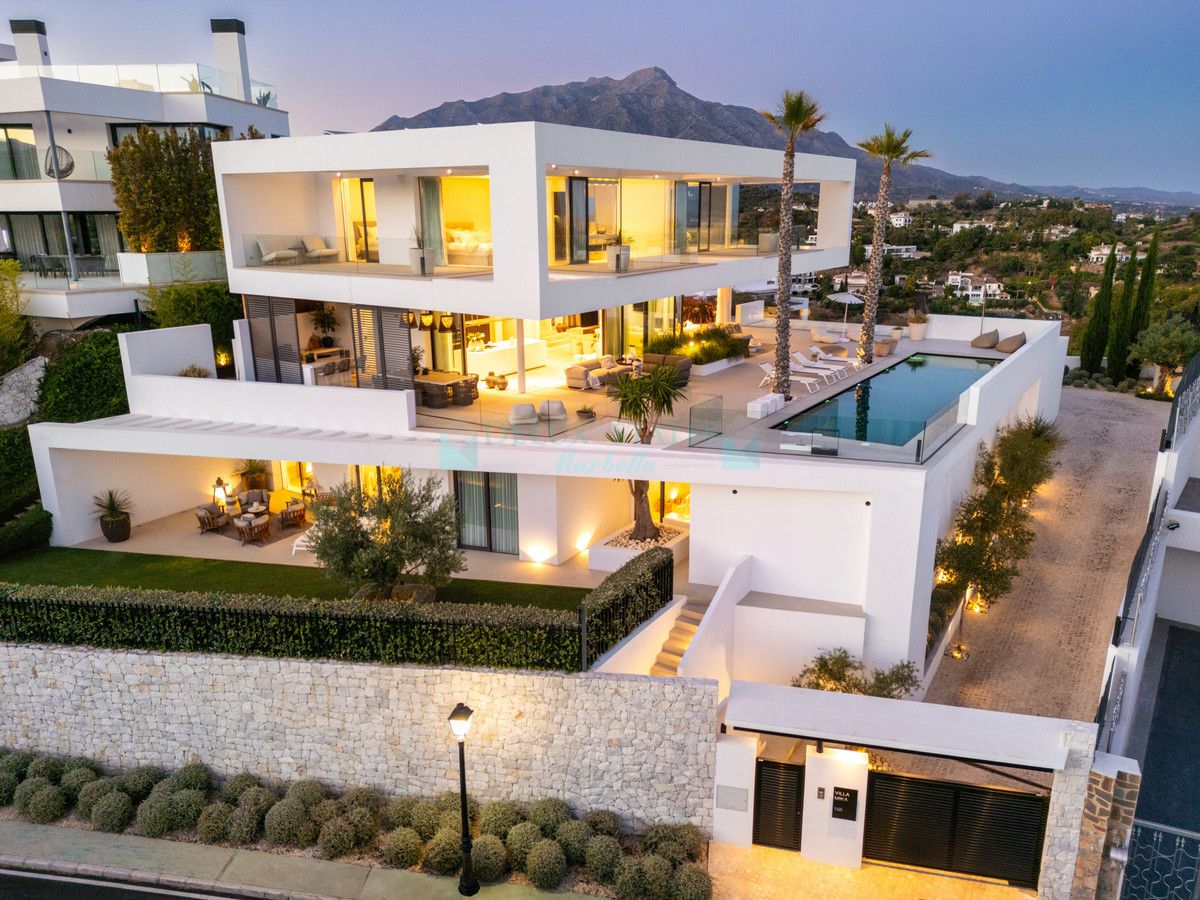 Villa for sale in La Quinta, Benahavis