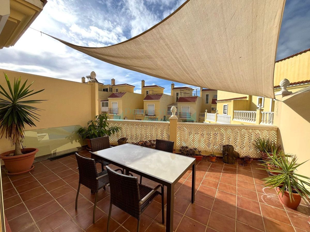 Town House for sale in Estepona