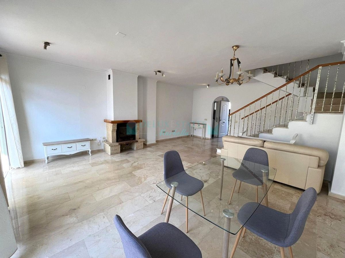 Town House for sale in Estepona