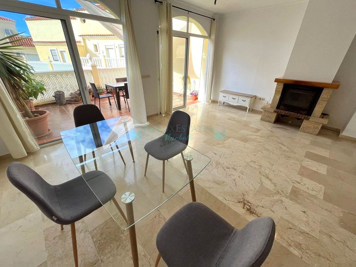 Town House for sale in Estepona