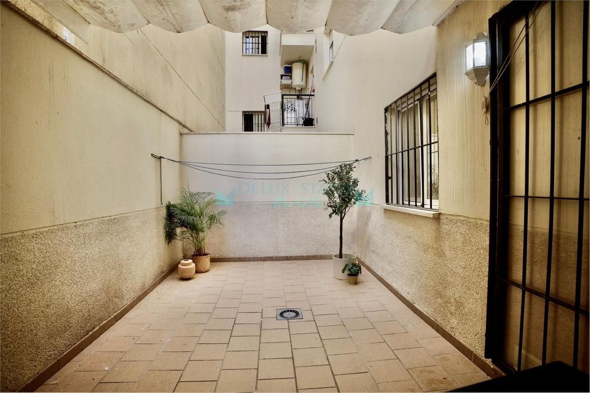 Ground Floor Apartment for sale in Estepona