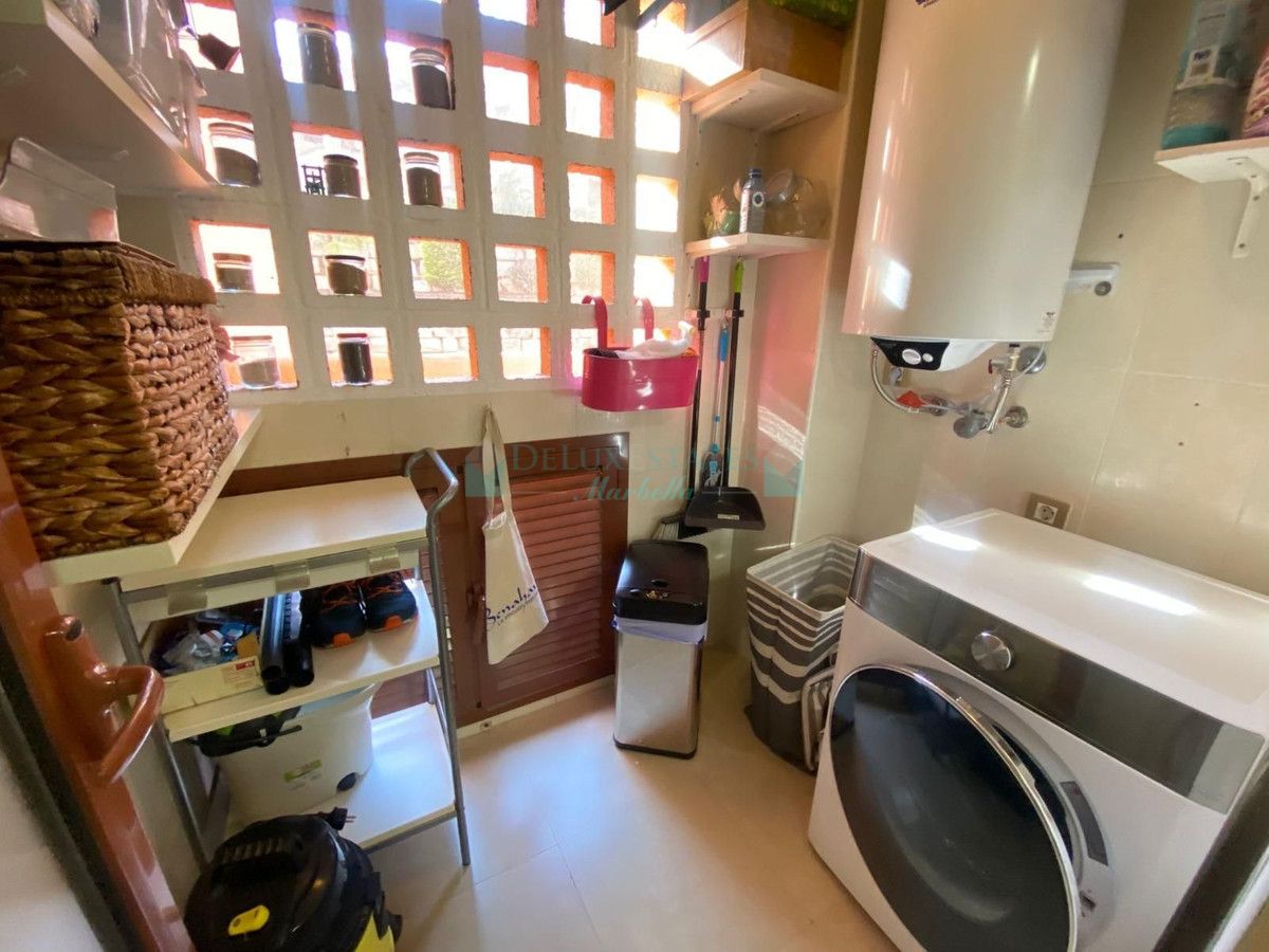 Apartment for sale in Benahavis