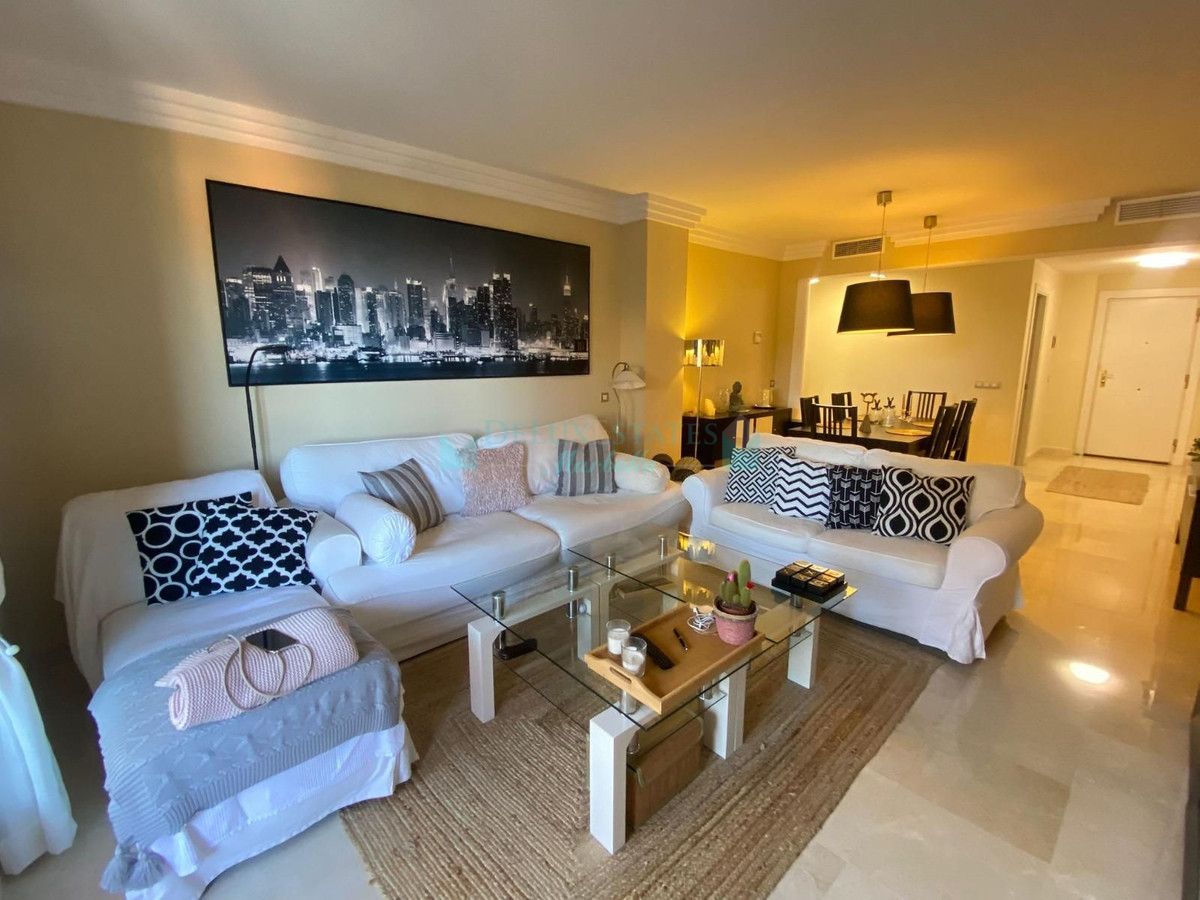 Apartment for sale in Benahavis