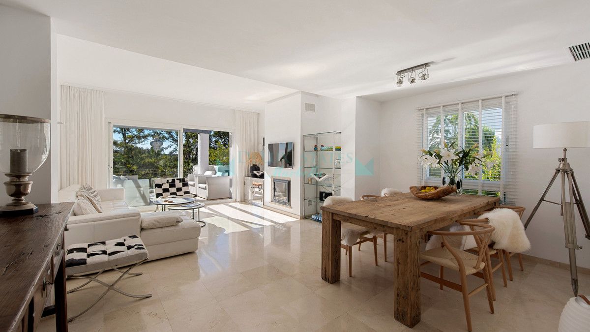 Penthouse for sale in Nueva Andalucia