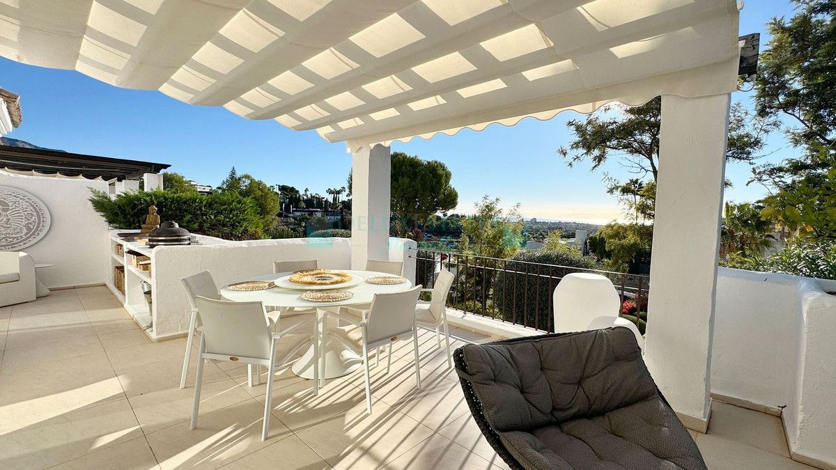 Penthouse for sale in Nueva Andalucia