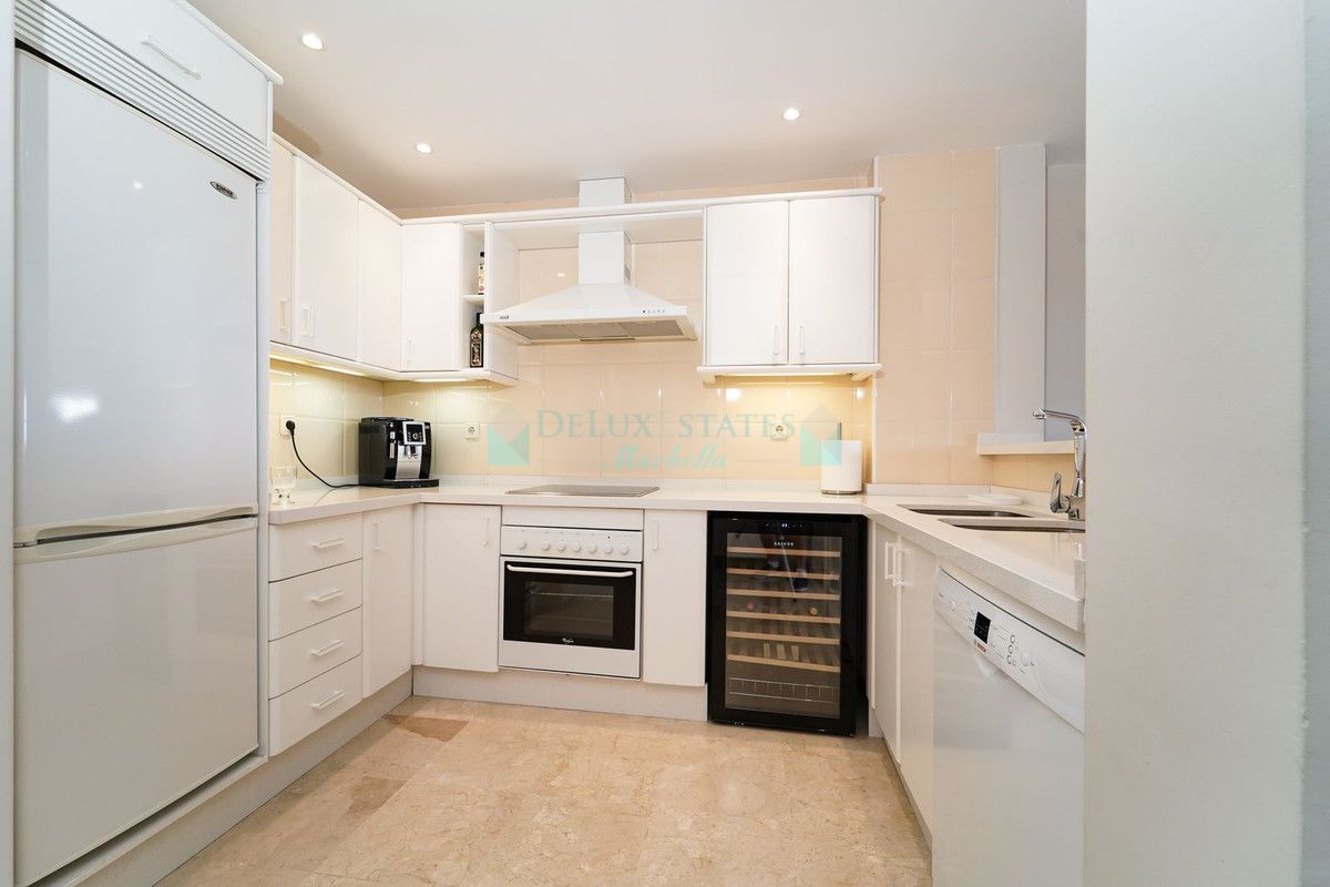 Apartment for rent in Elviria, Marbella East