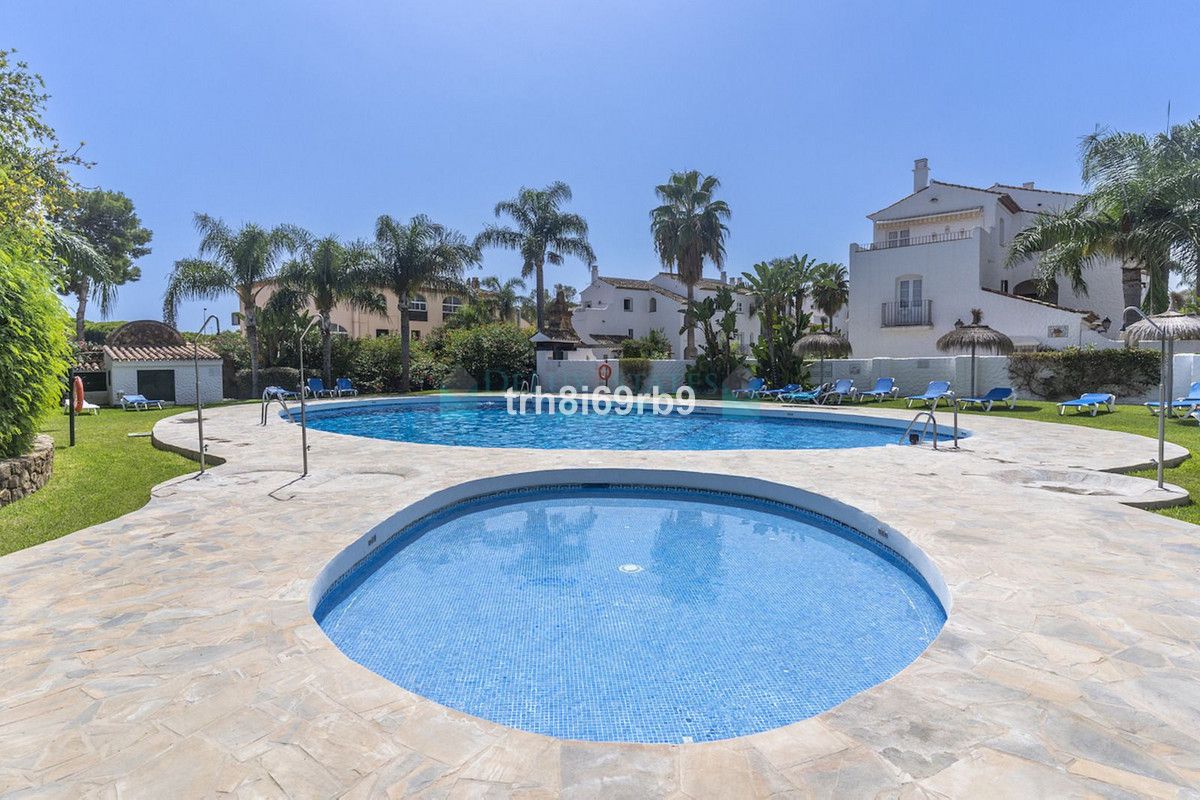 Penthouse for sale in Estepona