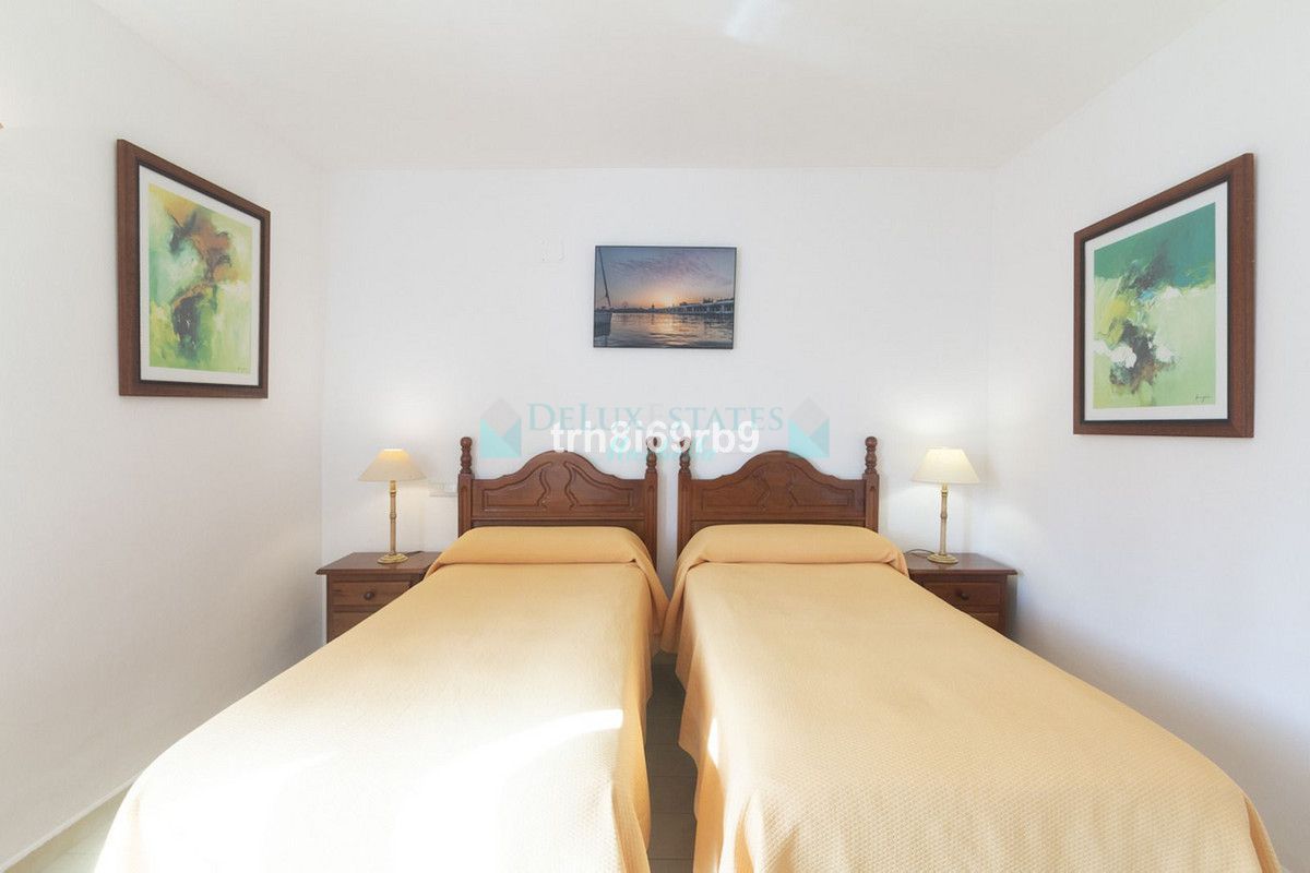 Penthouse for sale in Estepona