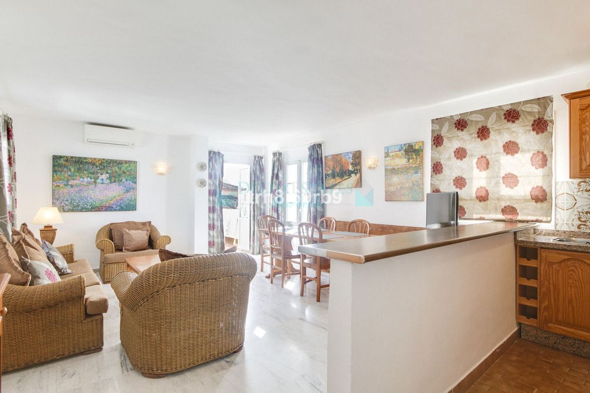 Penthouse for sale in Estepona