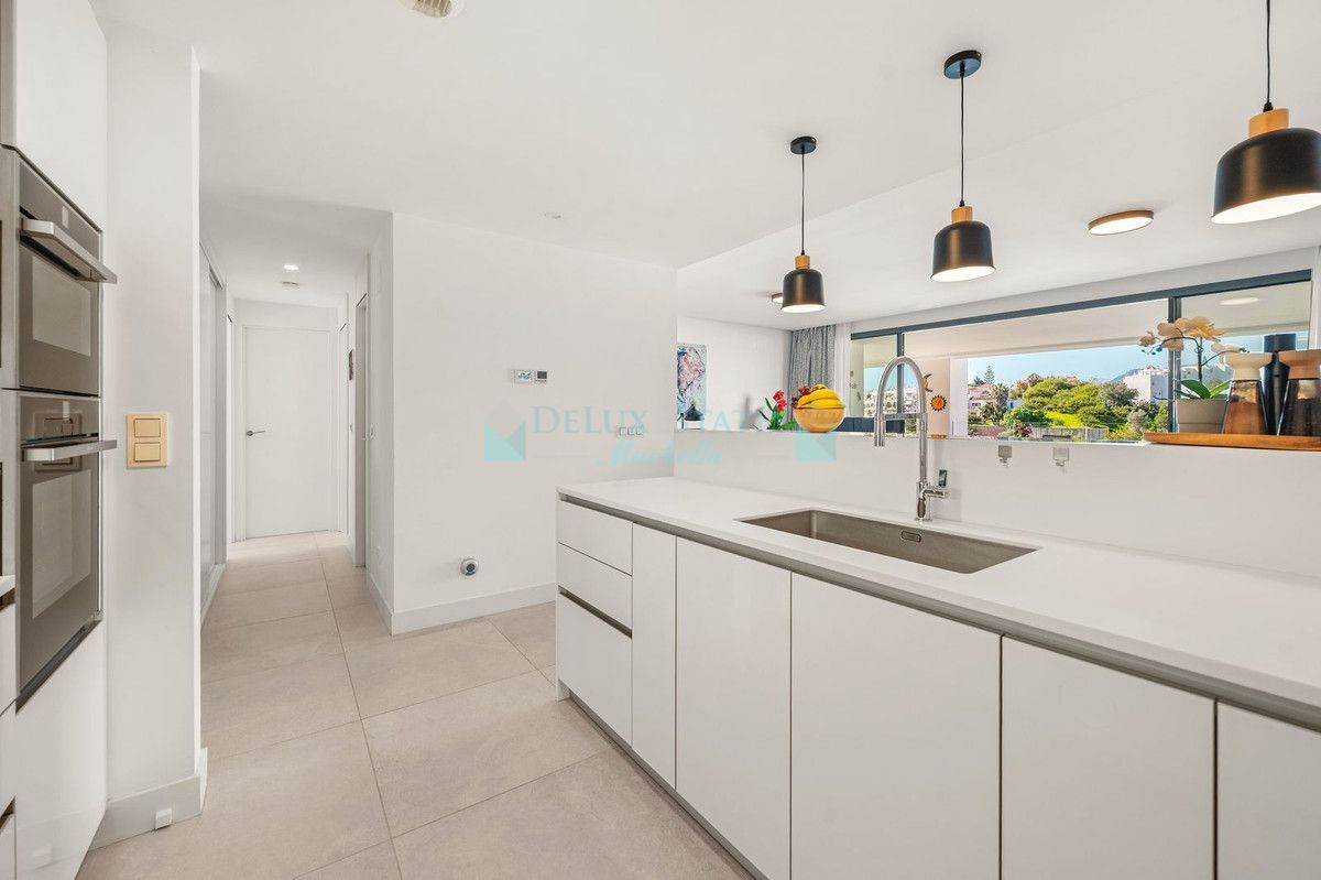 Ground Floor Apartment for sale in Cabopino, Marbella East