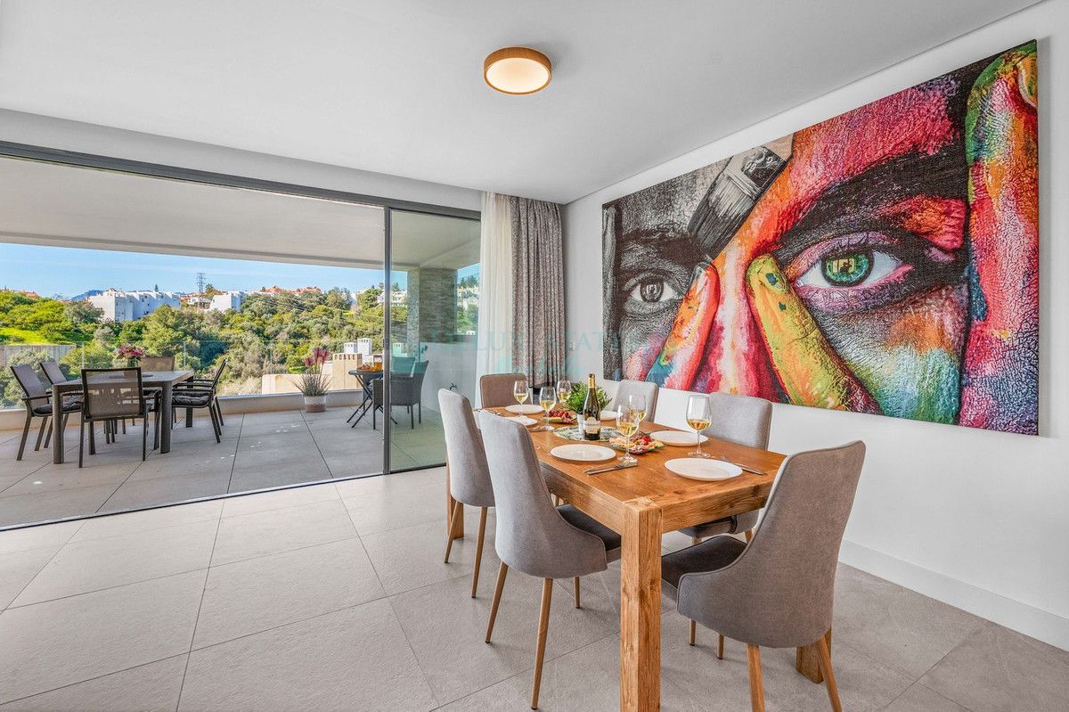 Ground Floor Apartment for sale in Cabopino, Marbella East