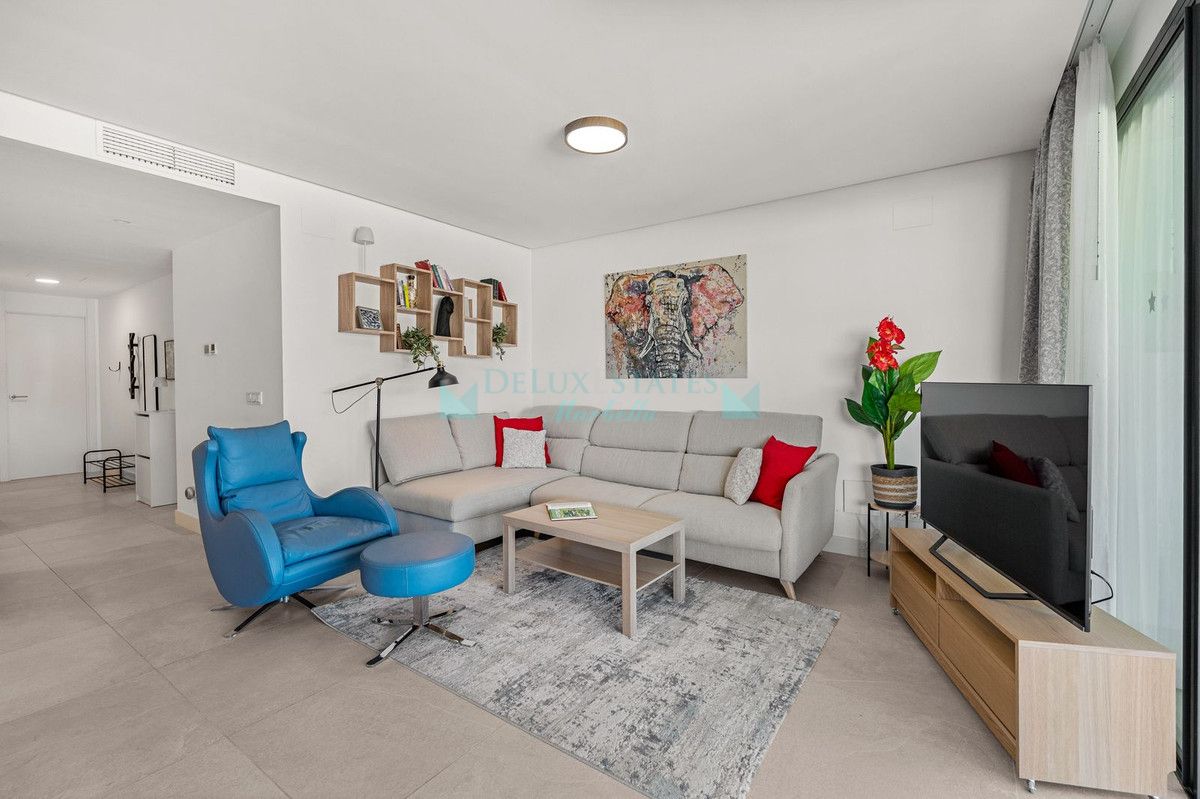 Ground Floor Apartment for sale in Cabopino, Marbella East