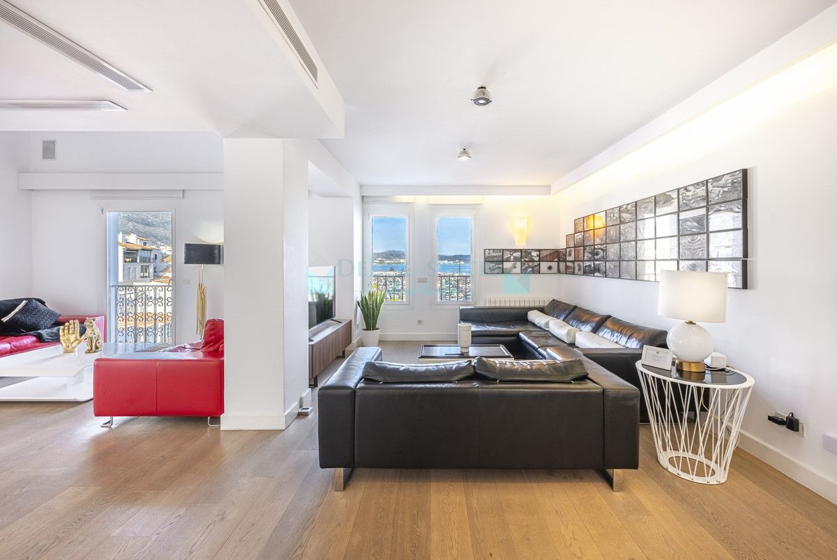 Penthouse for sale in Marbella - Puerto Banus